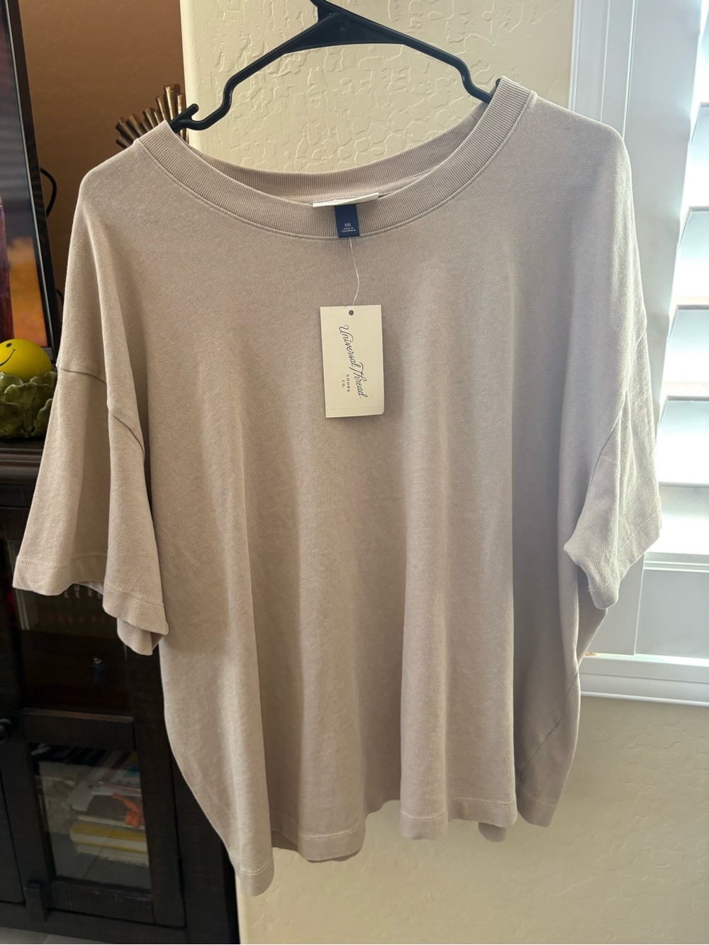 Universal Thread Short Sleeve Scoop Neck Tee in Taupe